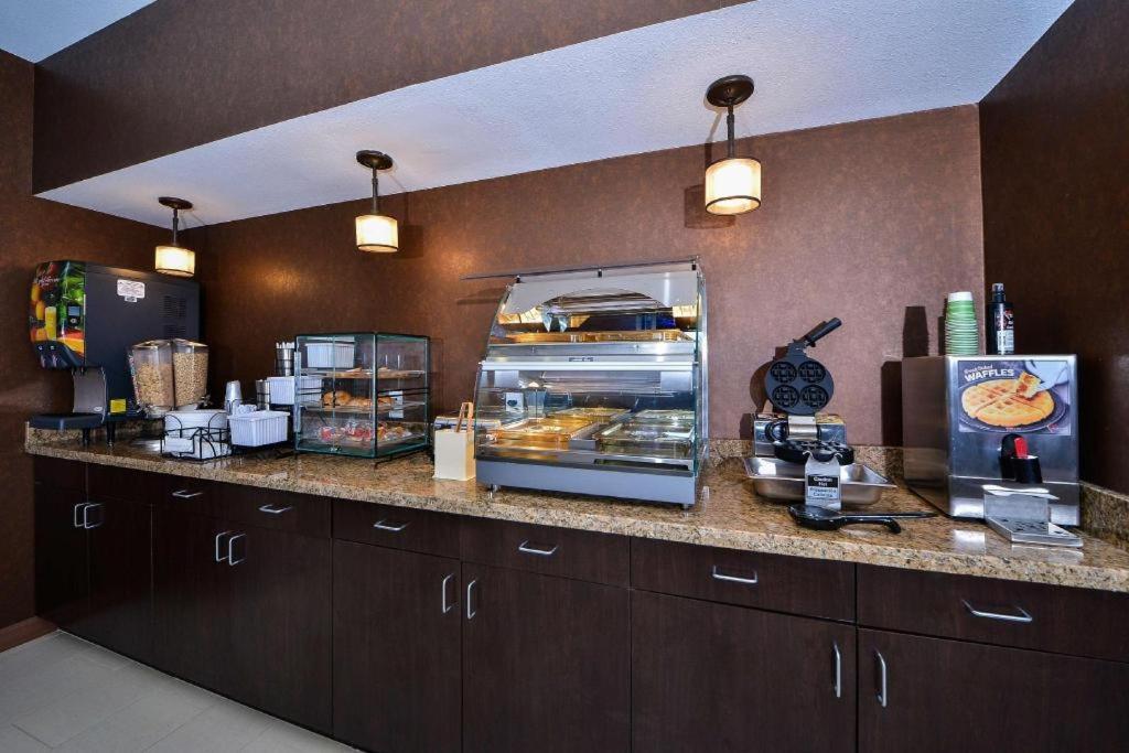 Americas Best Value Inn & Suites Cuero Kültér fotó