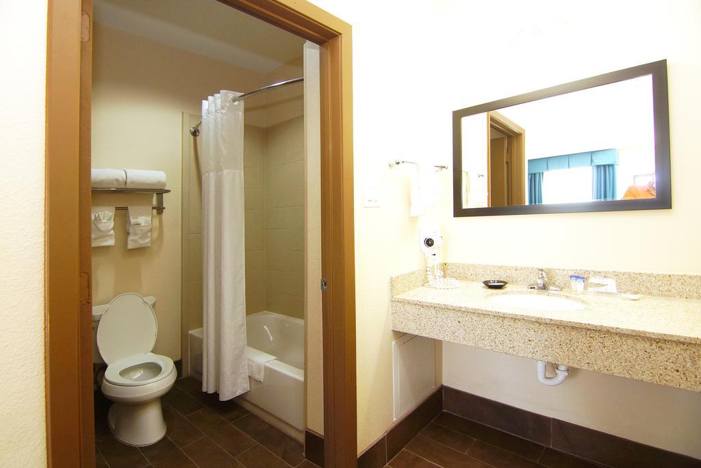 Americas Best Value Inn & Suites Cuero Kültér fotó